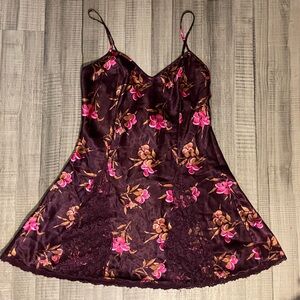 Gold label vintage Victoria’s Secret floral slip dress with lace